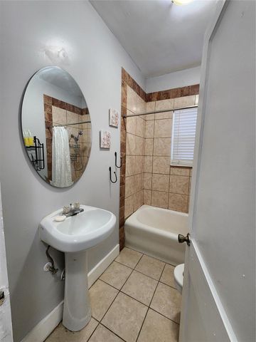 2504 Isabella Street, Houston, TX 77004