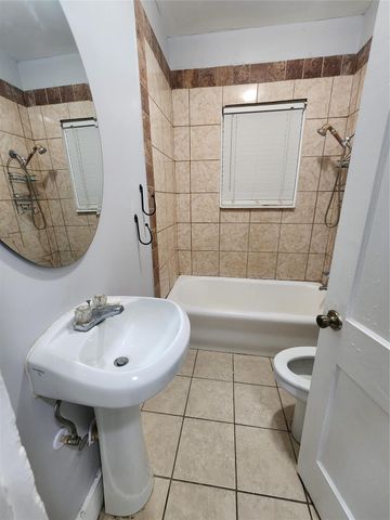 2504 Isabella Street, Houston, TX 77004