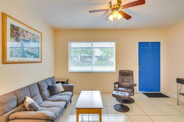 412 NE 4th Ave, Hallandale Beach, FL 33009