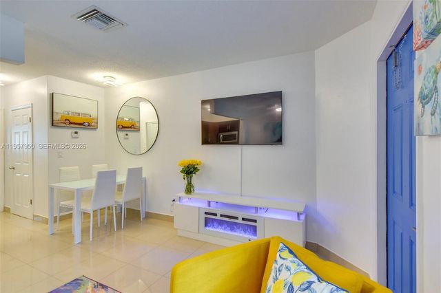 412 NE 4th Ave, Hallandale Beach, FL 33009