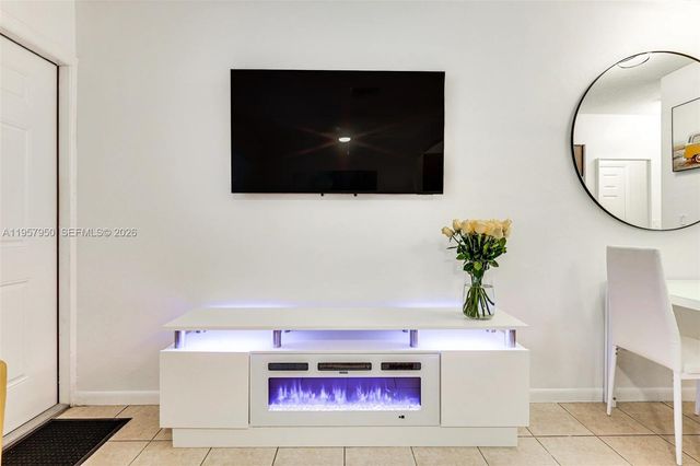 412 NE 4th Ave, Hallandale Beach, FL 33009