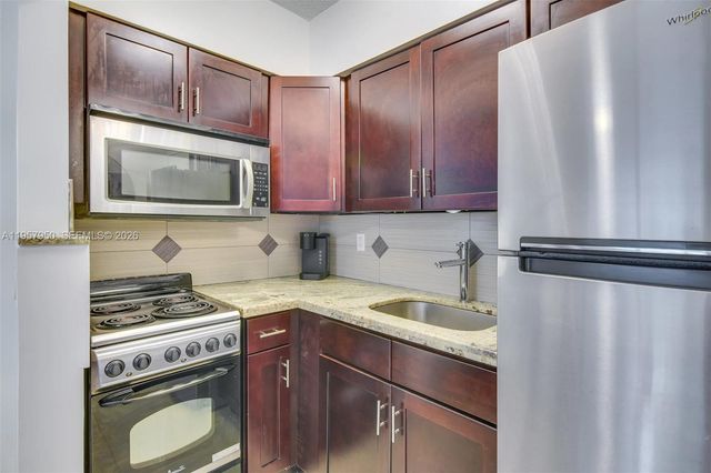 412 NE 4th Ave, Hallandale Beach, FL 33009