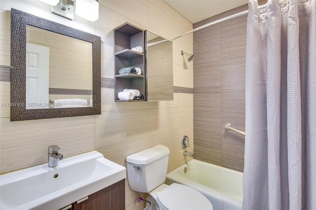 412 NE 4th Ave, Hallandale Beach, FL 33009