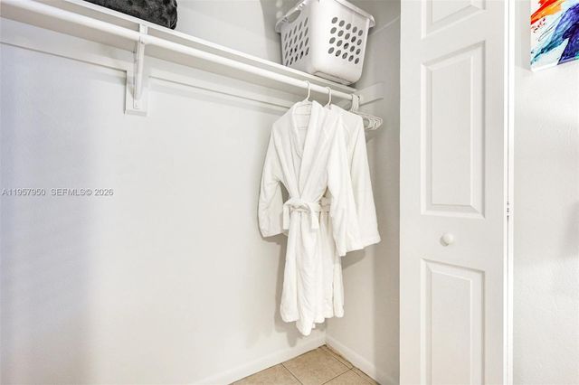 412 NE 4th Ave, Hallandale Beach, FL 33009