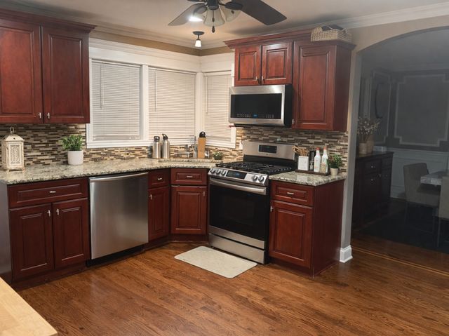 7955 S Washtenaw Avenue, Chicago, IL 60652