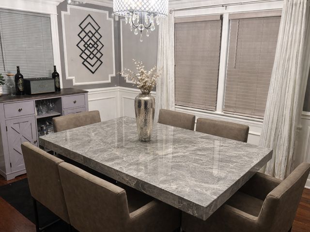 7955 S Washtenaw Avenue, Chicago, IL 60652