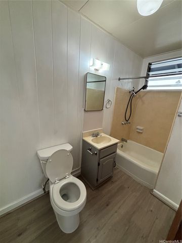 917 Coolidge Street B1, Honolulu, HI 96826