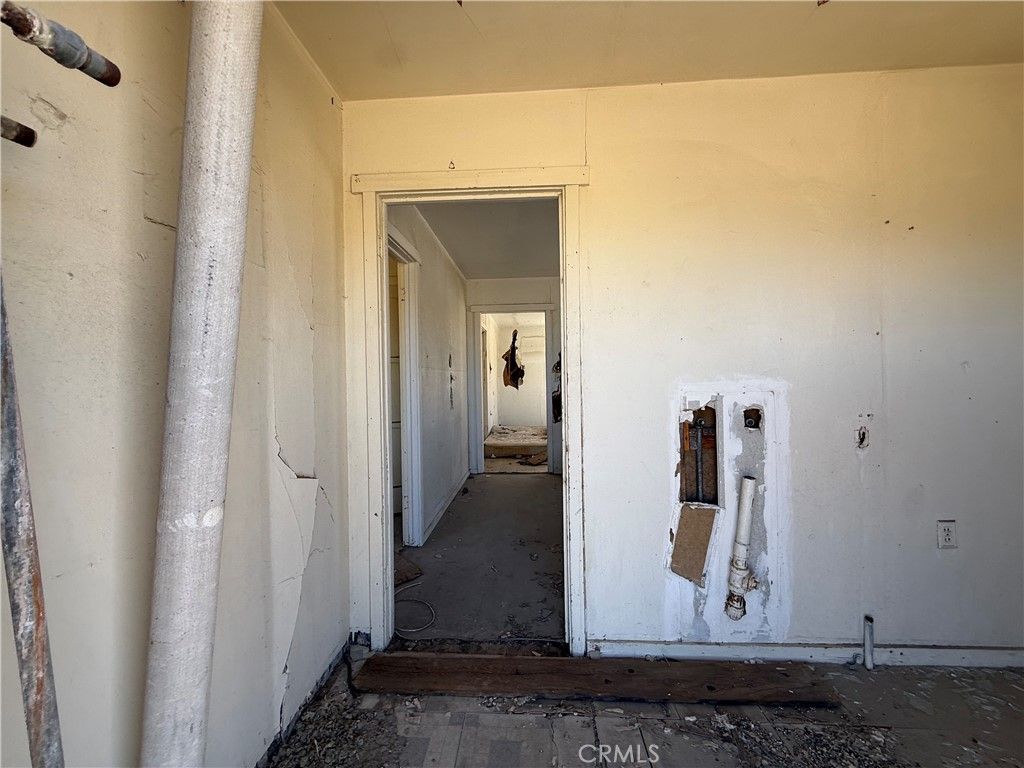 Image 14 of property listing at 82317 5th Street, Trona, CA 93562