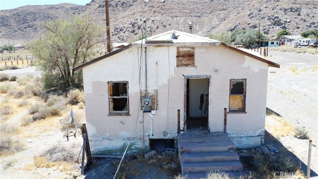 Image 5 of property listing at 82317 5th Street, Trona, CA 93562