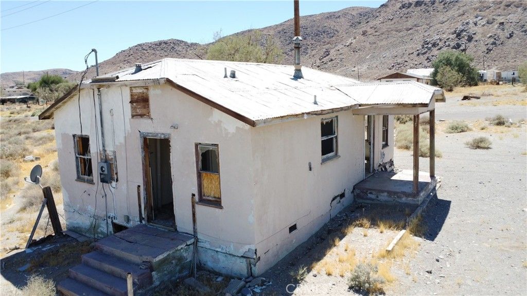 Image 6 of property listing at 82317 5th Street, Trona, CA 93562