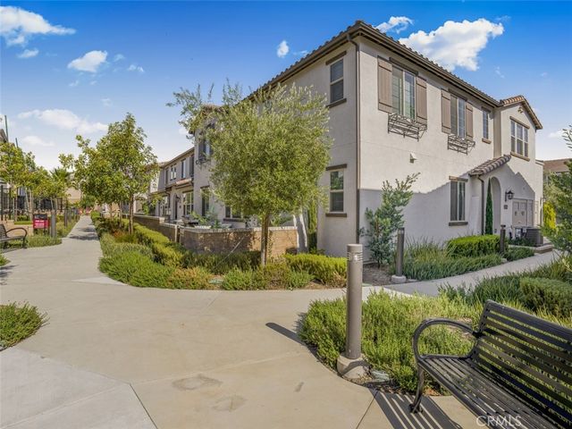 5604 Altamura 6, Fontana, CA 92336