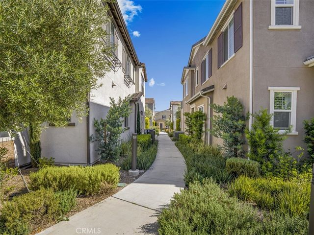 5604 Altamura 6, Fontana, CA 92336