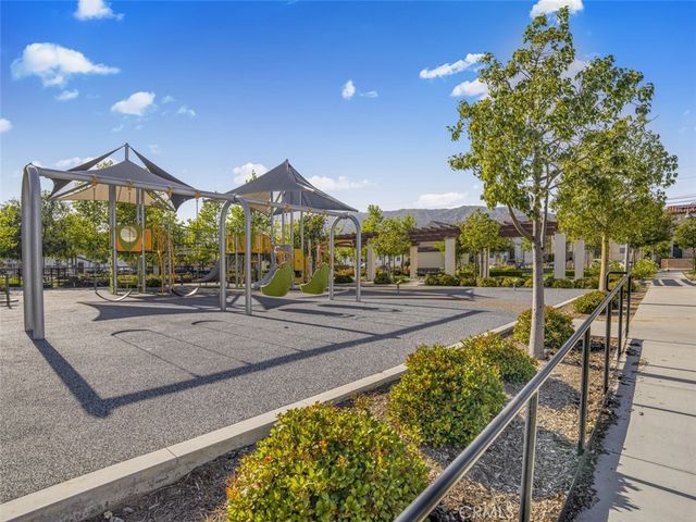 5604 Altamura 6, Fontana, CA 92336