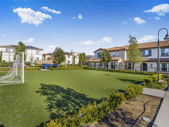 5604 Altamura 6, Fontana, CA 92336