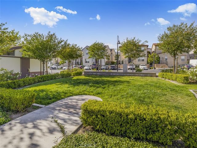 5604 Altamura 6, Fontana, CA 92336