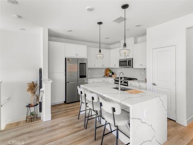 5604 Altamura 6, Fontana, CA 92336