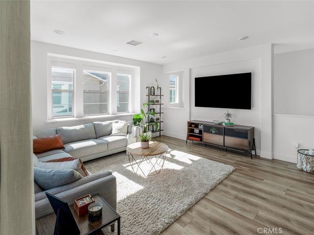 5604 Altamura 6, Fontana, CA 92336