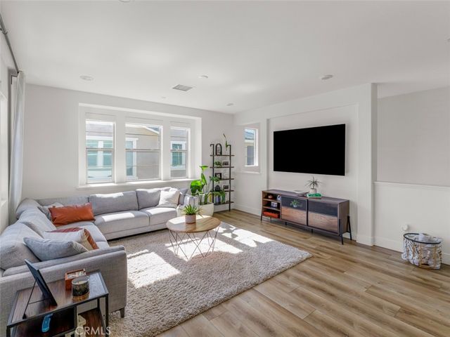 5604 Altamura 6, Fontana, CA 92336