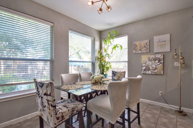 1710 Briarton LN S, Round Rock, TX 78665