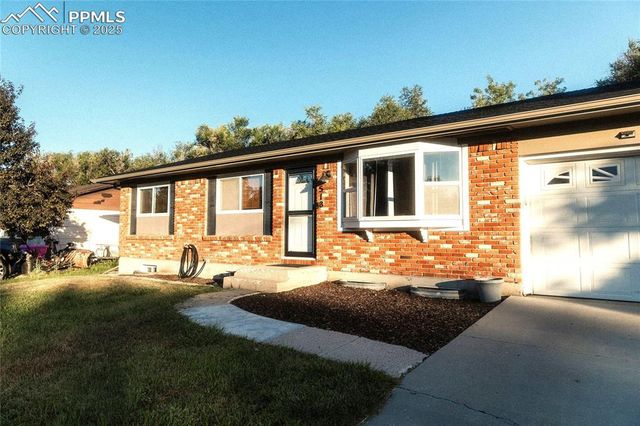 1518 Sanderson Avenue, Colorado Springs, CO 80915