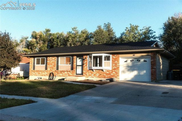 1518 Sanderson Avenue, Colorado Springs, CO 80915