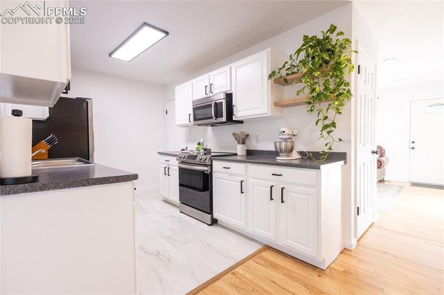 1518 Sanderson Avenue, Colorado Springs, CO 80915