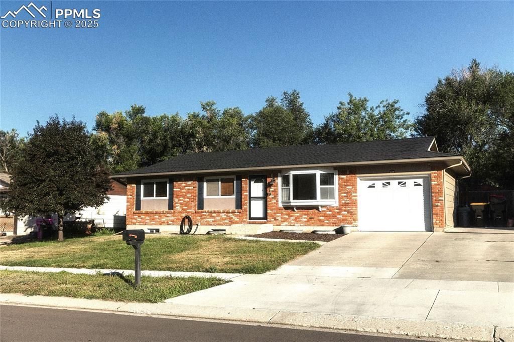 1518 Sanderson Avenue, Colorado Springs, CO 80915