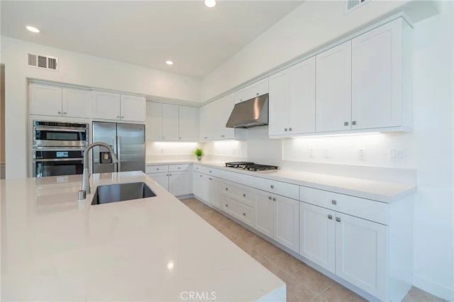 121 Baluster, Irvine, CA 92618