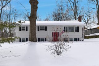 154 Westwood Drive, Nashua, NH 03062