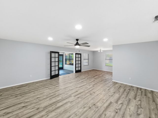 1103 Holiday Court, Granbury, TX 76048