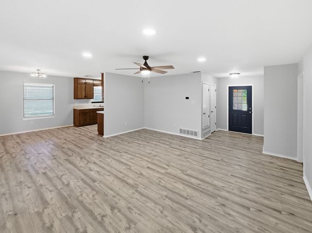 1103 Holiday Court, Granbury, TX 76048