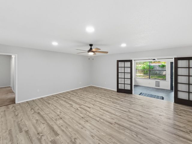 1103 Holiday Court, Granbury, TX 76048