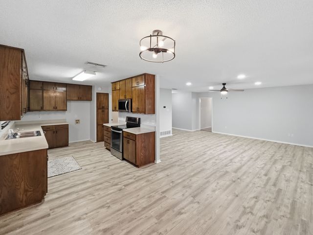 1103 Holiday Court, Granbury, TX 76048