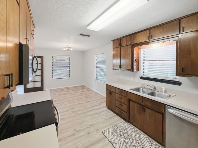 1103 Holiday Court, Granbury, TX 76048