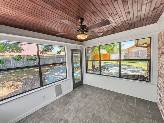 1103 Holiday Court, Granbury, TX 76048