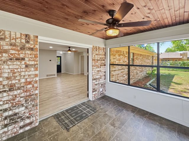 1103 Holiday Court, Granbury, TX 76048