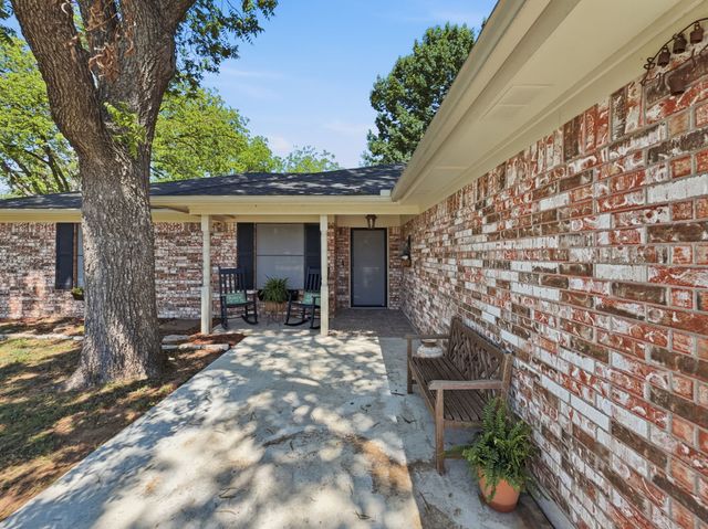 1103 Holiday Court, Granbury, TX 76048
