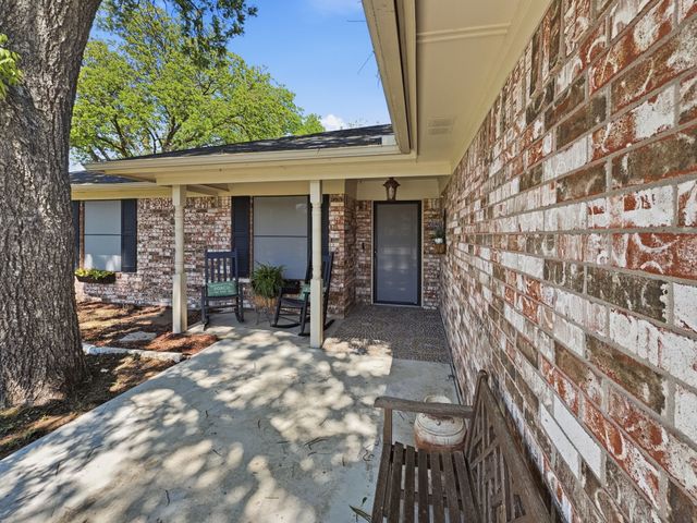1103 Holiday Court, Granbury, TX 76048