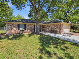 1103 Holiday Court, Granbury, TX 76048