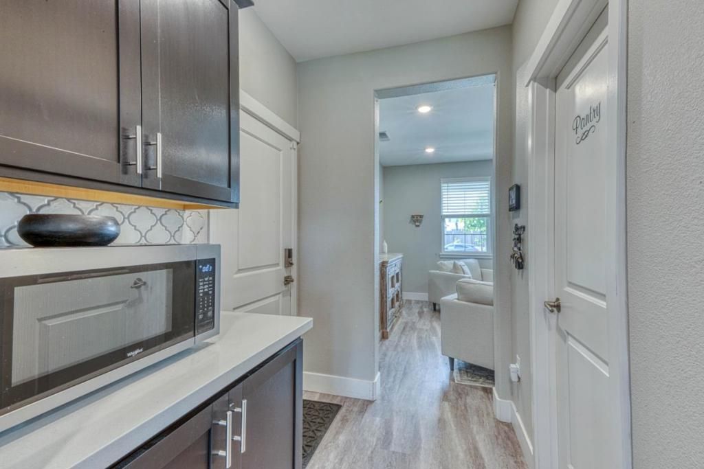 Image 11 of property listing at Address unavailable.