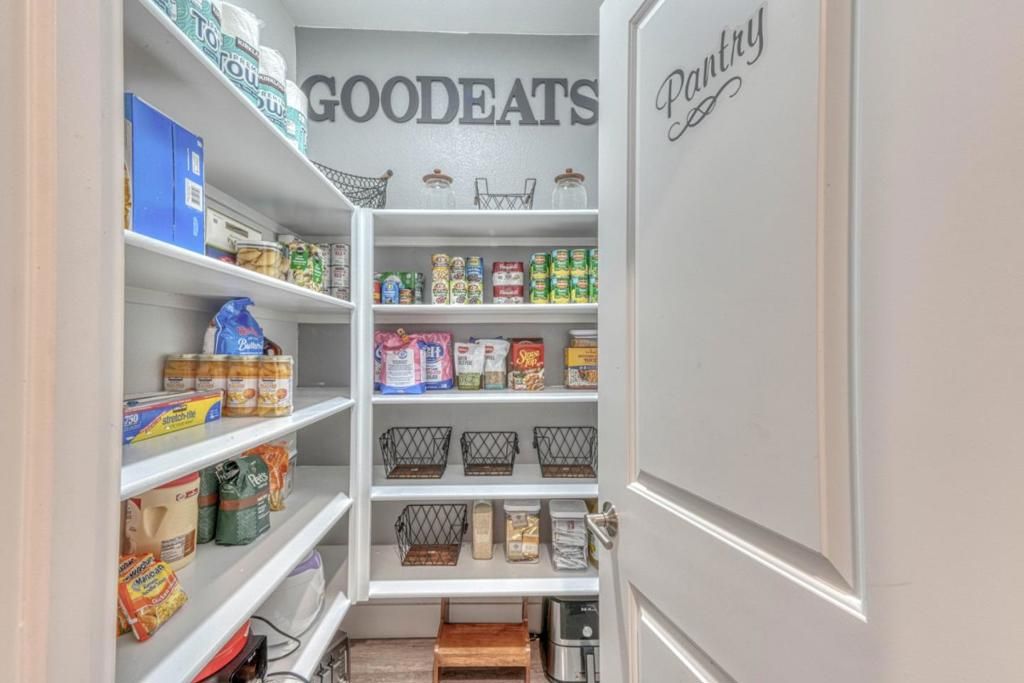 Image 12 of property listing at Address unavailable.