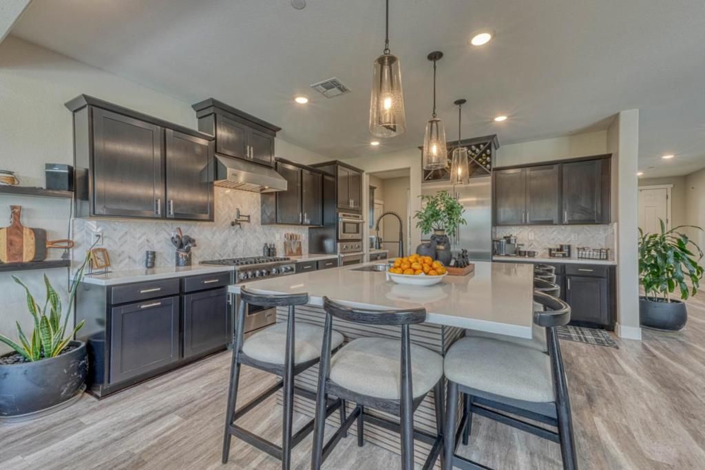 Image 18 of property listing at Address unavailable.