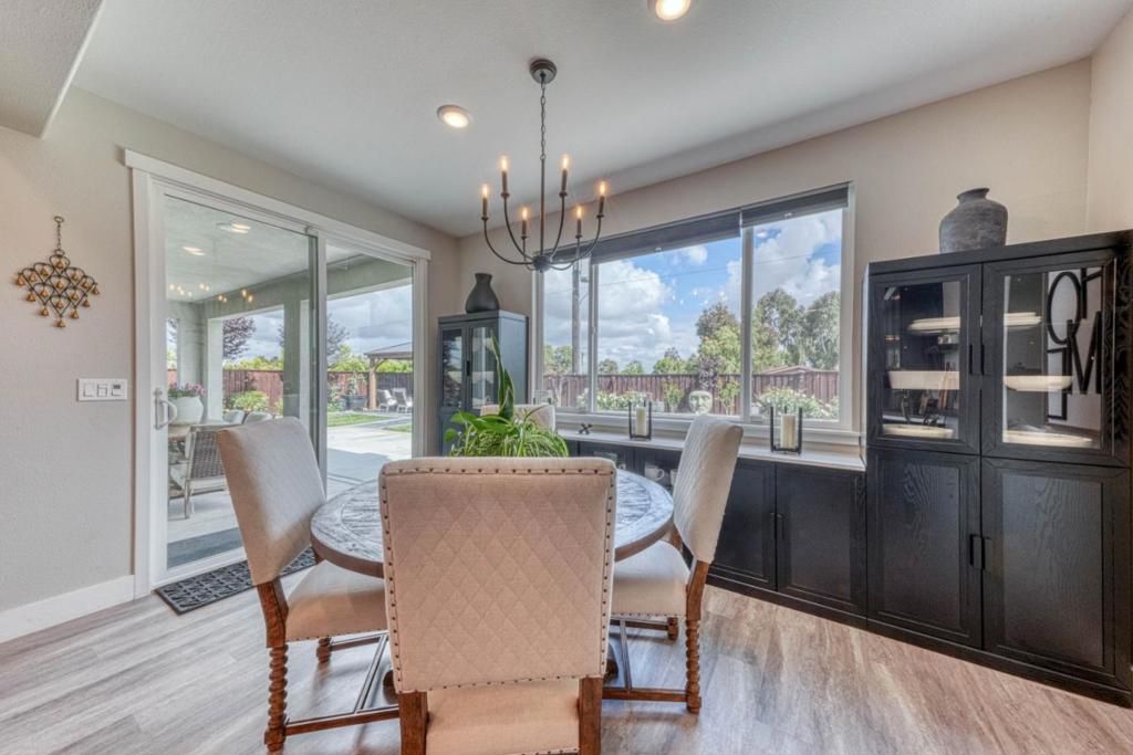 Image 21 of property listing at Address unavailable.