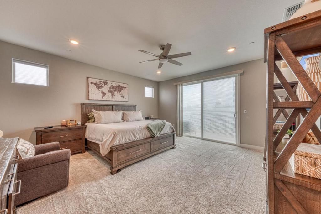 Image 43 of property listing at Address unavailable.