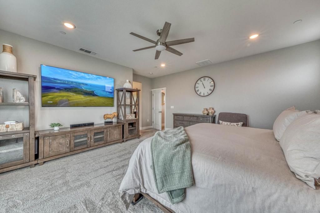 Image 45 of property listing at Address unavailable.