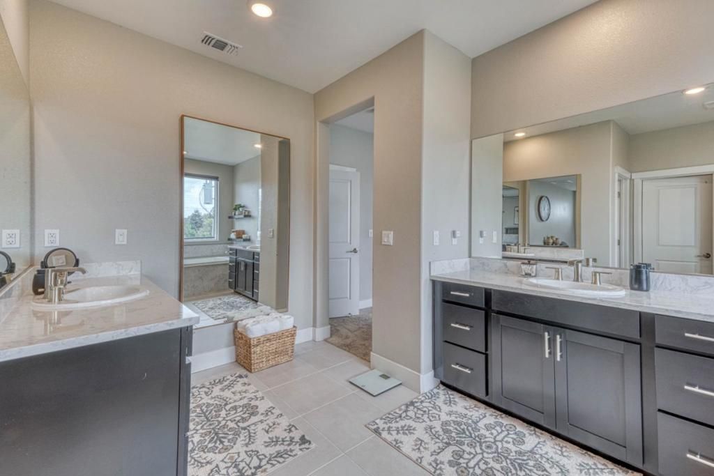 Image 49 of property listing at Address unavailable.