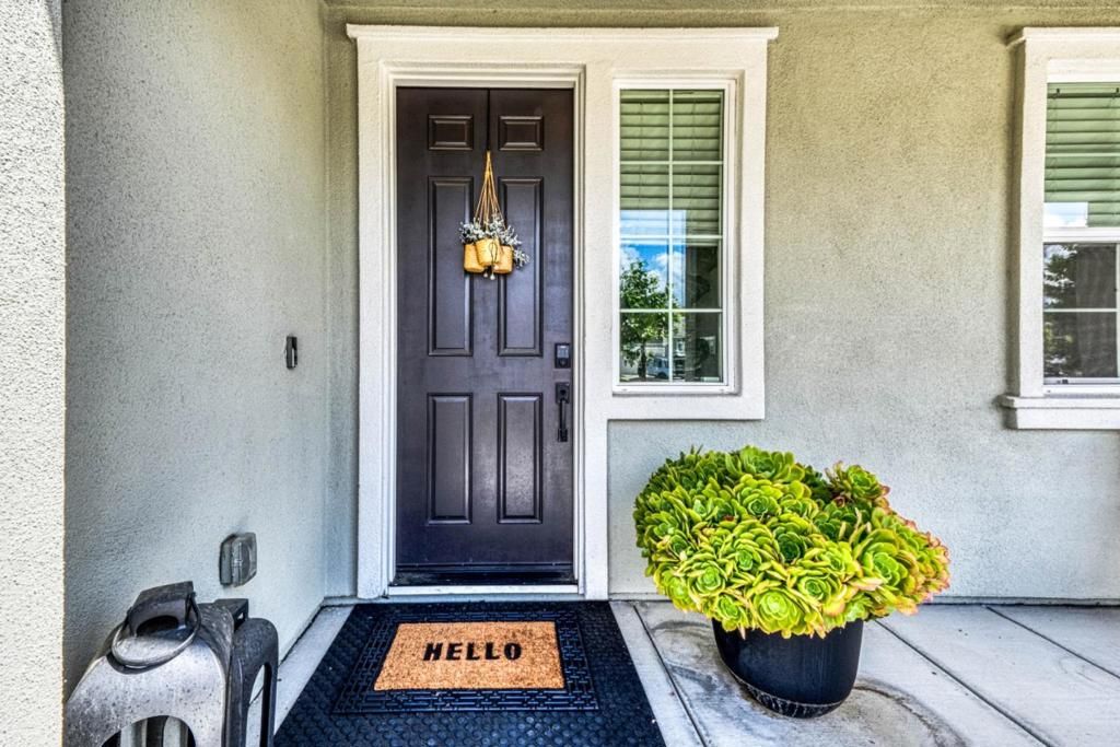 Image 5 of property listing at Address unavailable.