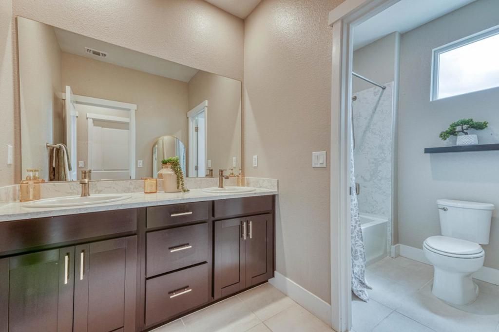 Image 56 of property listing at Address unavailable.