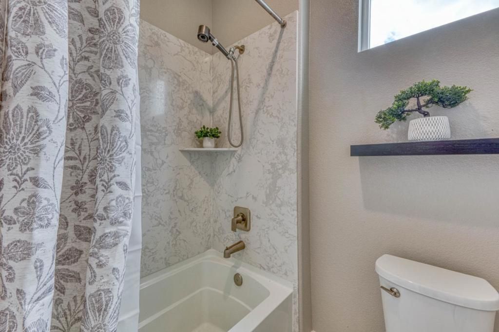 Image 57 of property listing at Address unavailable.