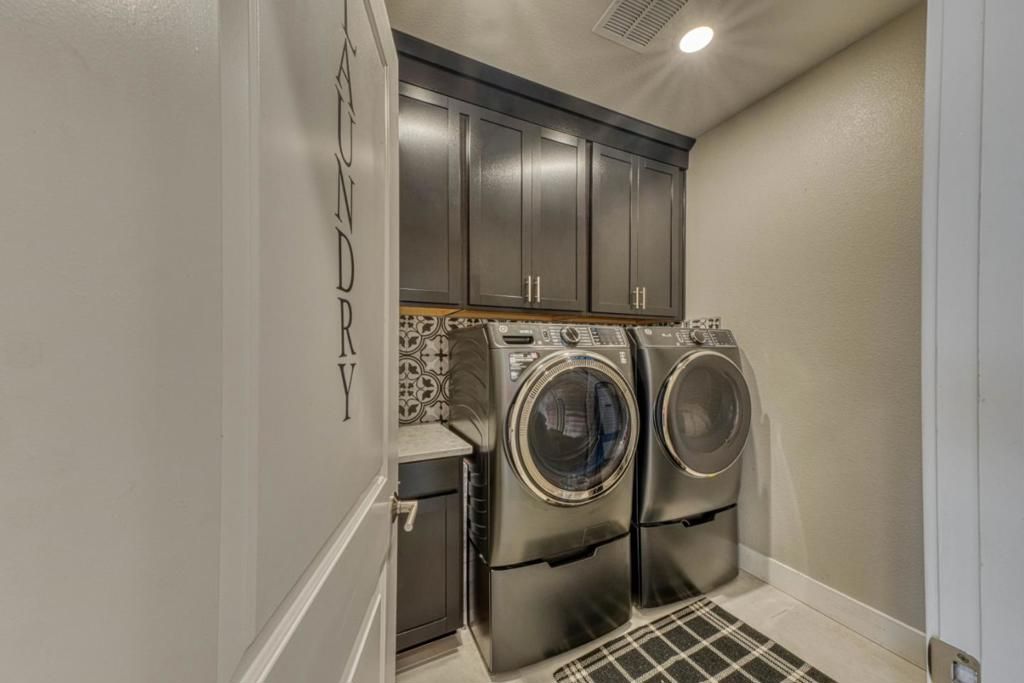 Image 58 of property listing at Address unavailable.